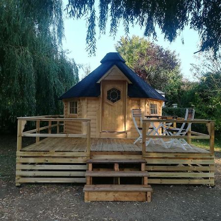 Camping Loisirs Des Groux Mousseaux-sur-Seine Exteriör bild