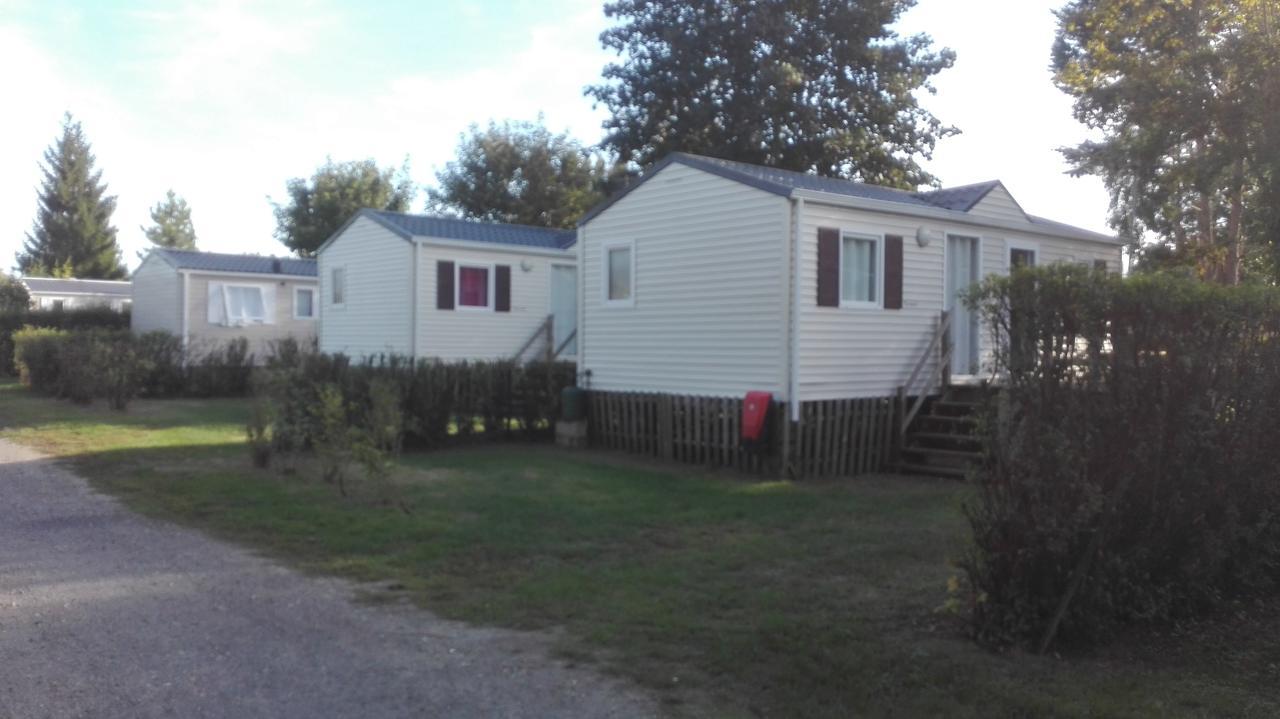 Camping Loisirs Des Groux Mousseaux-sur-Seine Exteriör bild