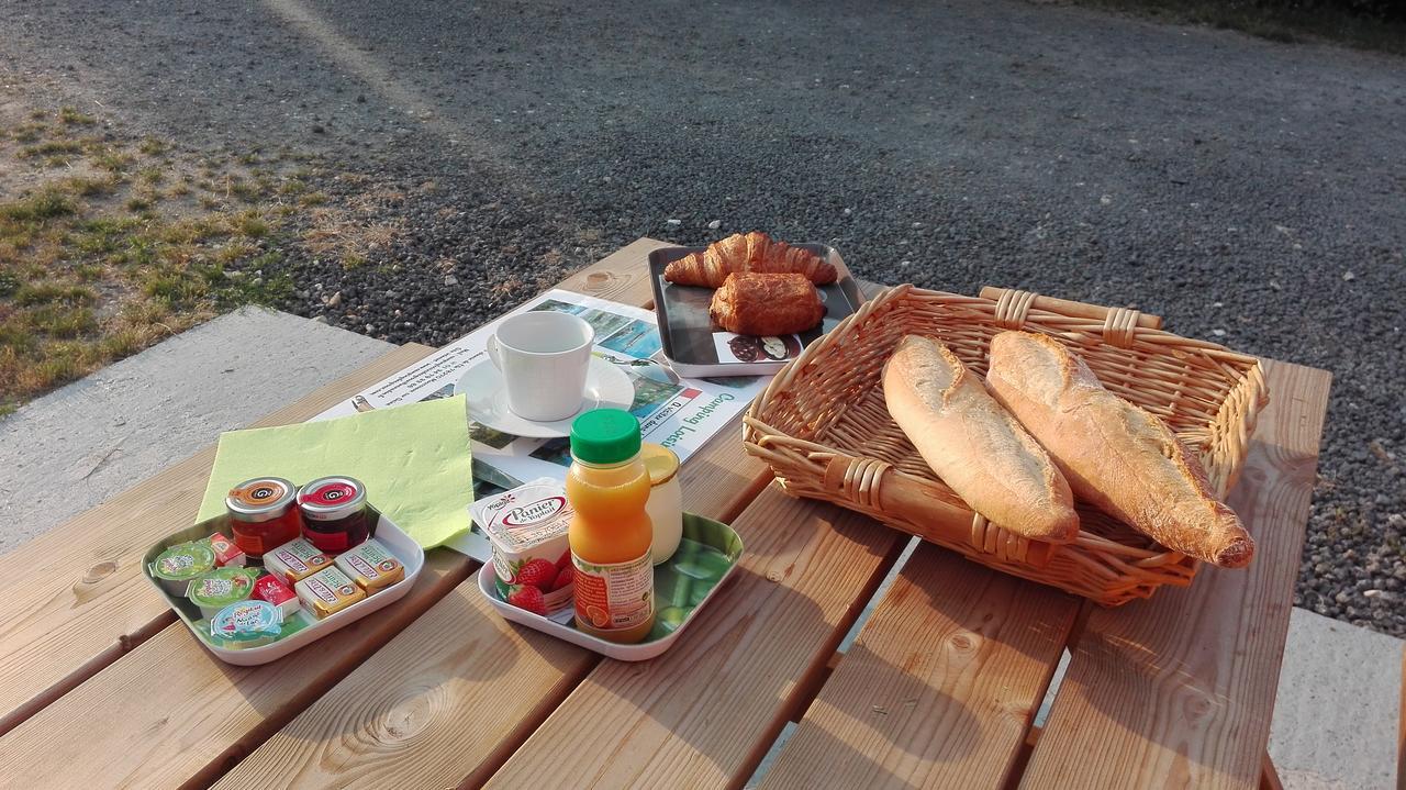 Camping Loisirs Des Groux Mousseaux-sur-Seine Exteriör bild