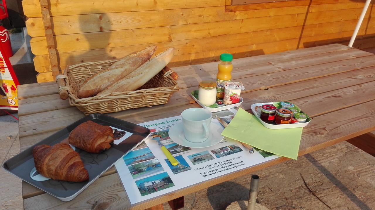 Camping Loisirs Des Groux Mousseaux-sur-Seine Exteriör bild