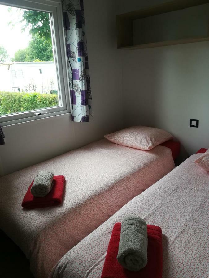 Camping Loisirs Des Groux Mousseaux-sur-Seine Exteriör bild