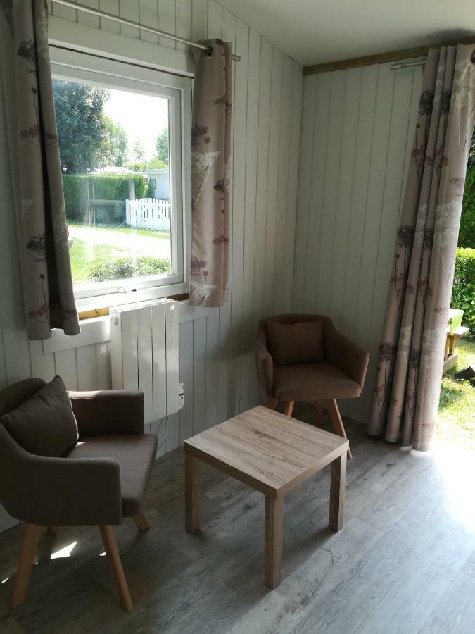 Camping Loisirs Des Groux Mousseaux-sur-Seine Exteriör bild