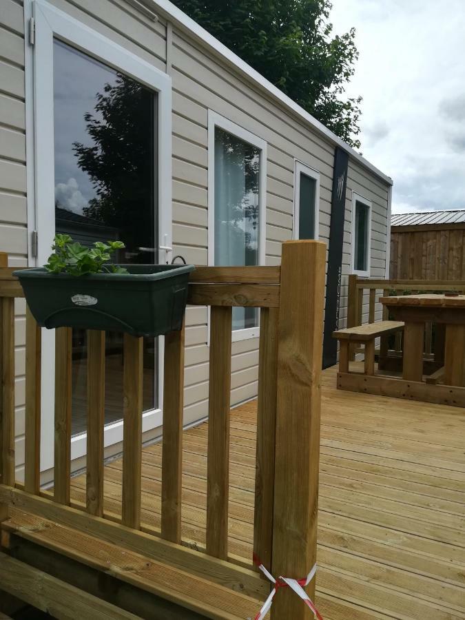 Camping Loisirs Des Groux Mousseaux-sur-Seine Exteriör bild