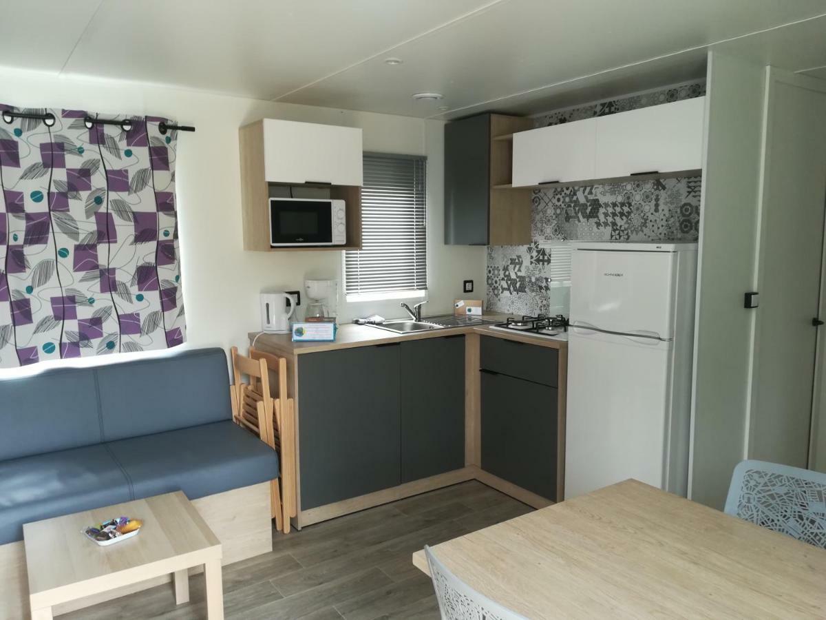 Camping Loisirs Des Groux Mousseaux-sur-Seine Exteriör bild