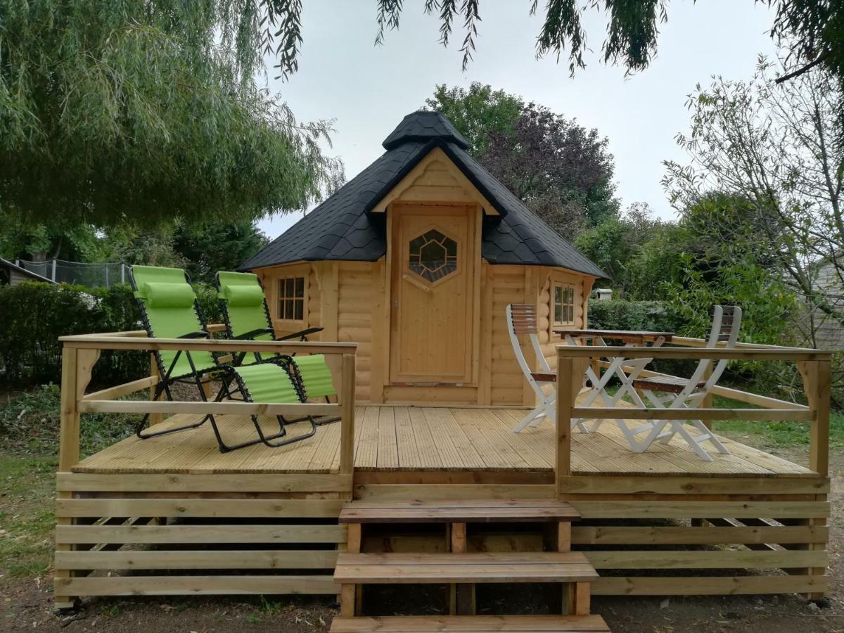 Camping Loisirs Des Groux Mousseaux-sur-Seine Exteriör bild